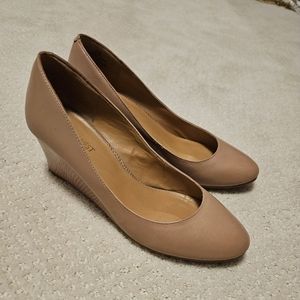 Nine West Nude Wedge Heels 8.5